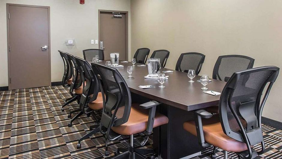 Quality Inn & Suites Kingston Meeting