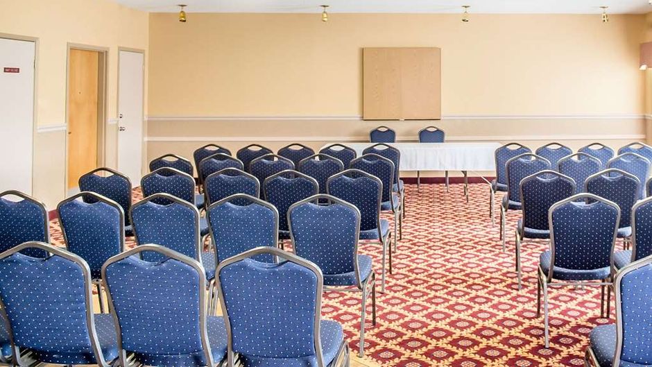 Quality Inn & Suites Hawkesbury Meeting