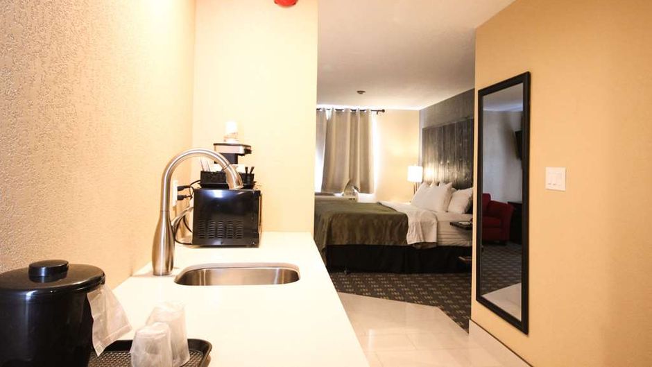 Quality Inn Bracebridge Suite