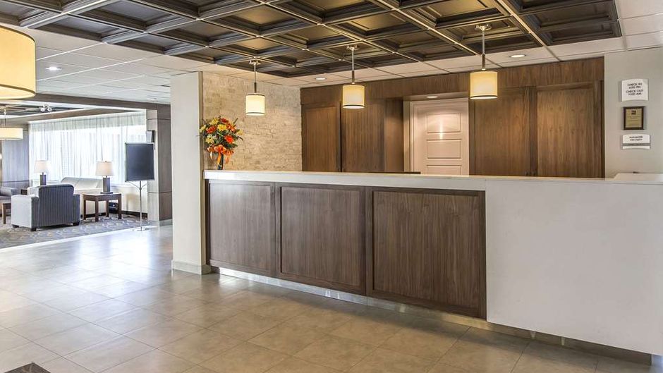Quality Inn Corner Brook Lobby