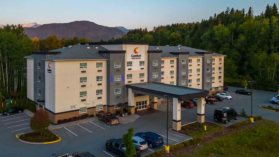 Comfort Inn & Suites Terrace Exterior