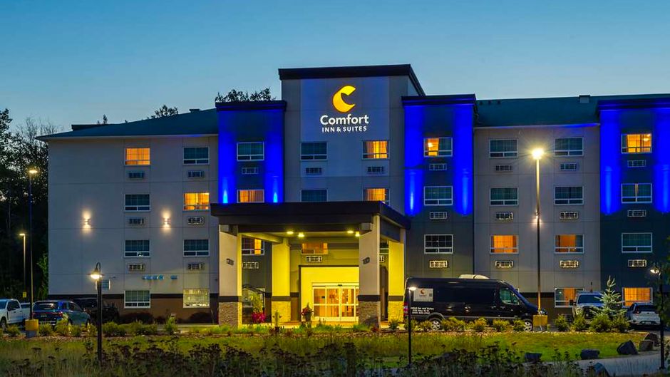 Comfort Inn & Suites Terrace Exterior