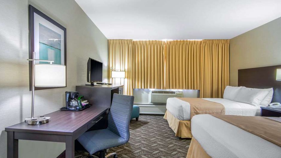 Clarion Hotel Sudbury Room