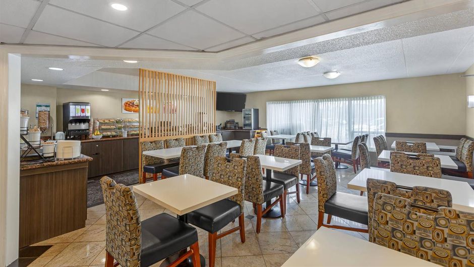 Quality Inn & Suites Mississauga Restaurant