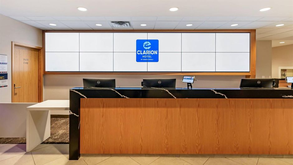 Clarion Inn Lakeside and Conference Ctr Lobby