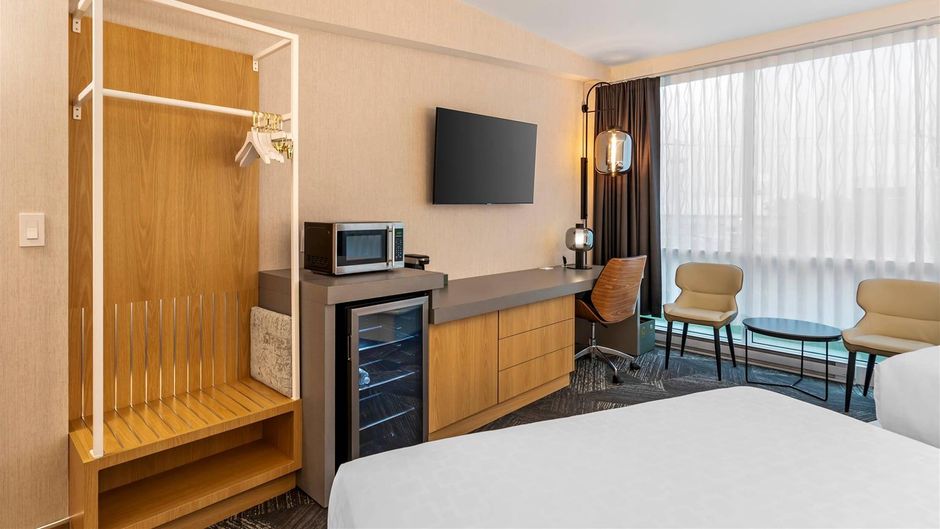 Clarion Inn Lakeside and Conference Ctr Room