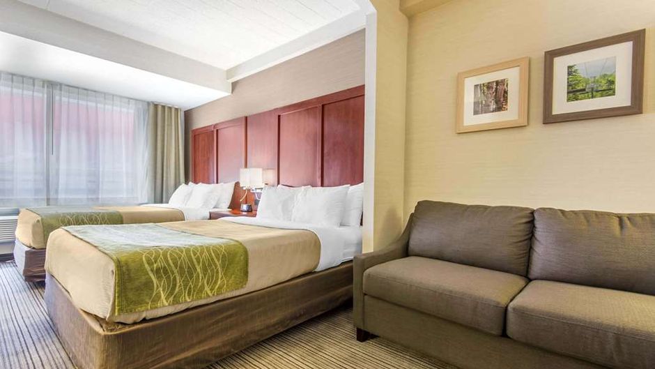 Comfort Inn & Suite Collingwood Room