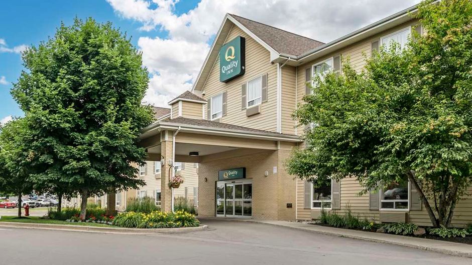Quality Inn Airport, Dieppe Exterior