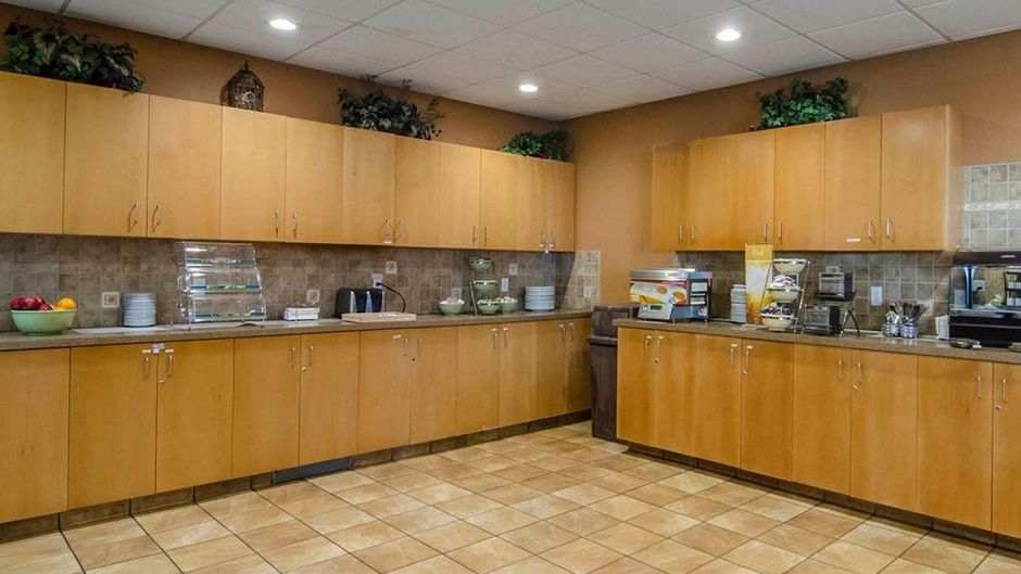 Quality Inn & Suites, Grand Prairie Restaurant