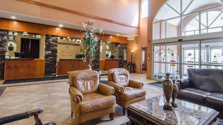 Quality Inn & Suites, Grand Prairie Lobby