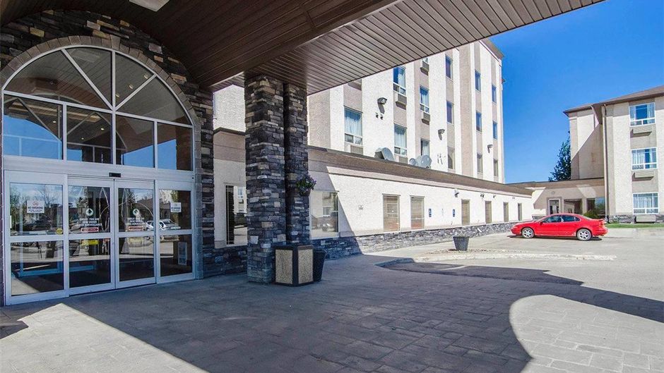 Quality Inn & Suites, Grand Prairie Exterior