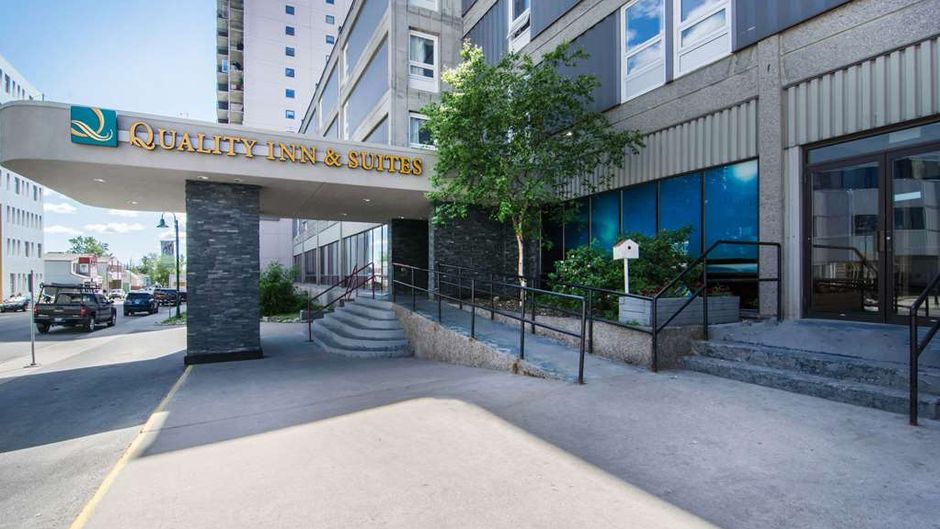 Quality Inn & Suites, Yellowknife Exterior
