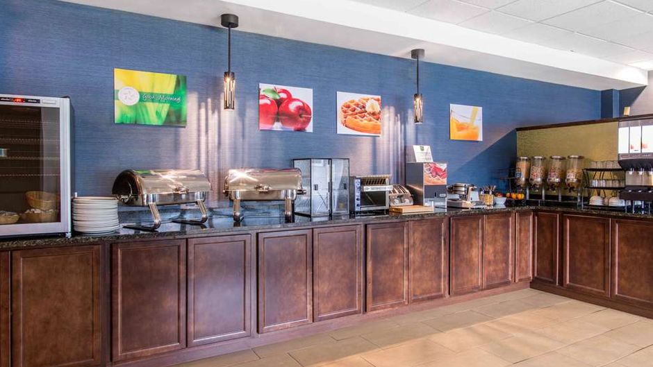 Quality Hotel & Suites Gander Restaurant