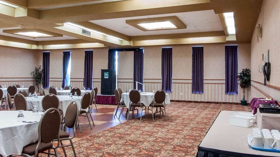 Quality Hotel & Suites Gander Meeting