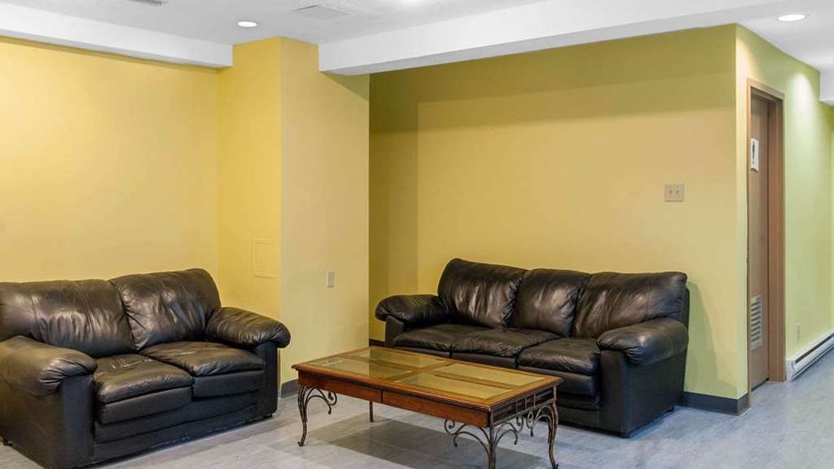 Quality Hotel & Suites Gander Lobby