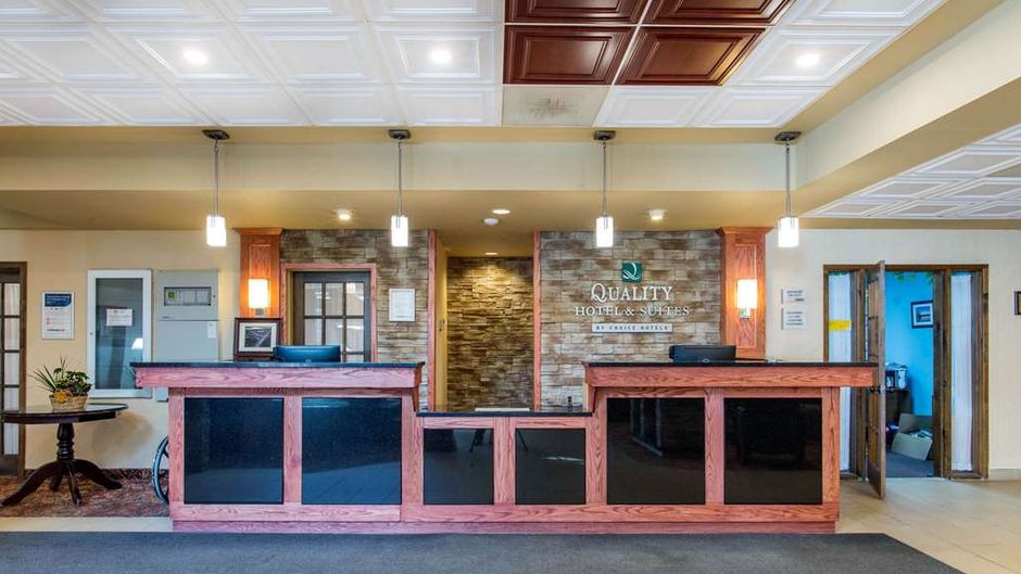 Quality Hotel & Suites Gander Lobby