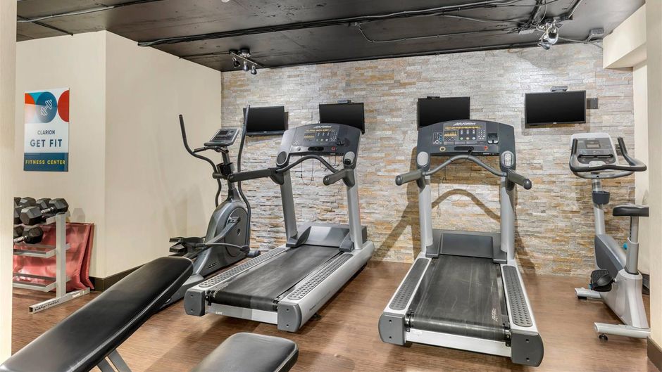 Clarion Hotel and Suites Brandon Health