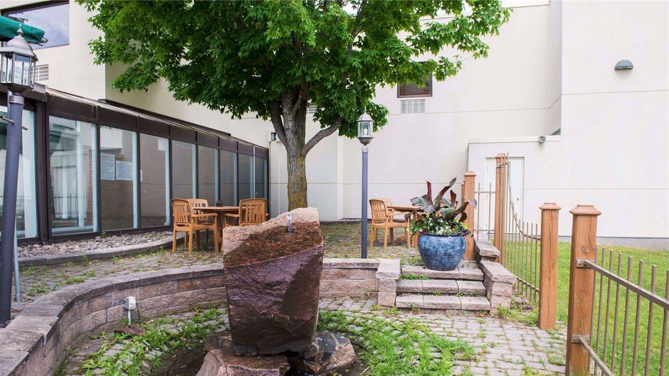 Quality Inn & Conference Centre Pool