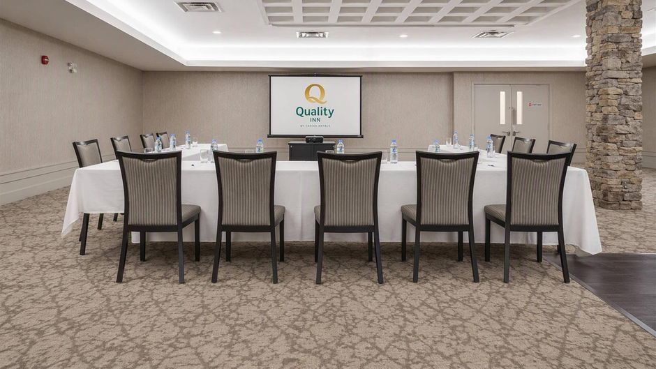 Quality Inn & Conference Centre Meeting