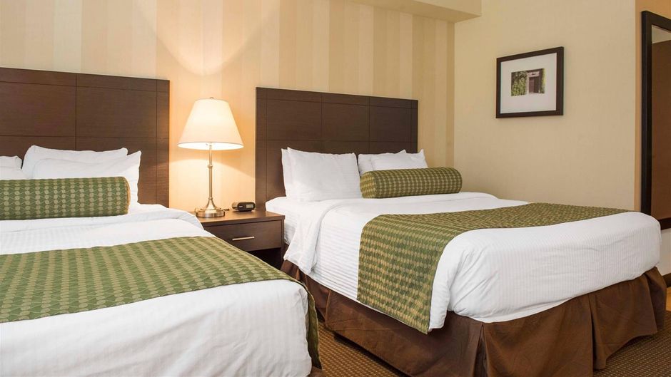 Quality Inn & Conference Centre Room