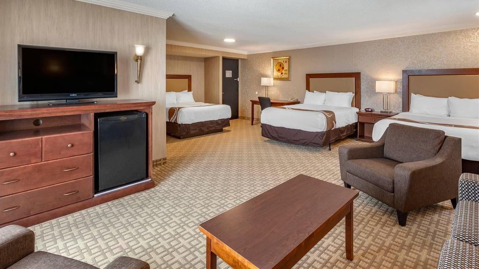 Quality Inn & Conference Centre Suite