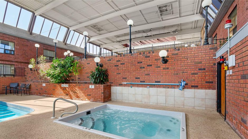 Quality Inn & Conference Centre Pool