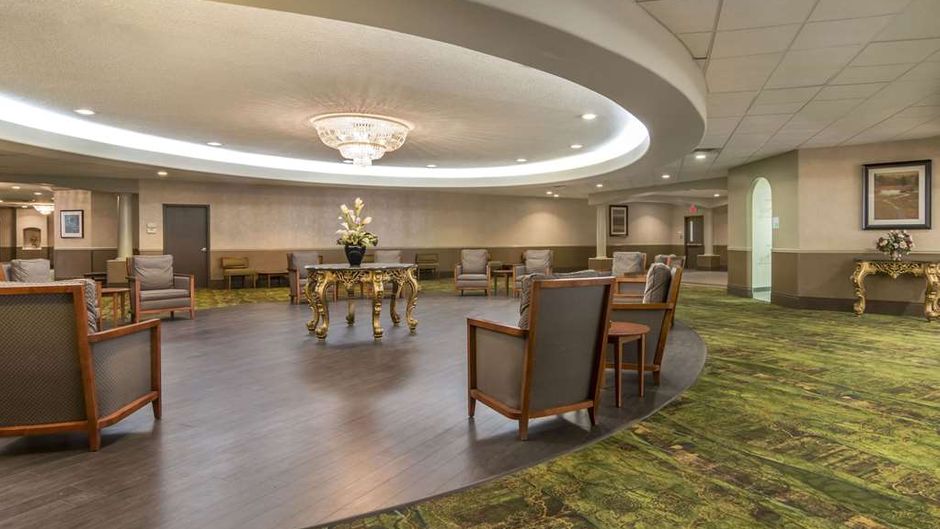 Clarion Hotel & Conference Ctr Lobby
