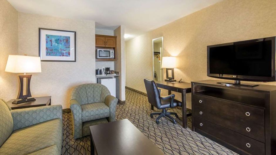 Clarion Hotel & Conference Ctr Room