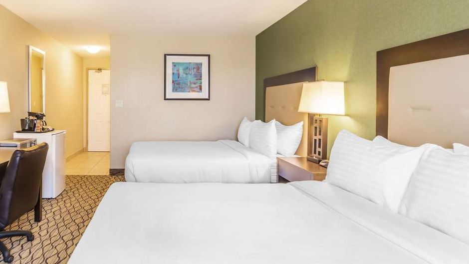 Clarion Hotel & Conference Ctr Suite
