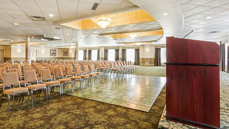 Clarion Hotel & Conference Ctr Meeting