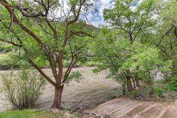 Comfort Inn & Suites on the River