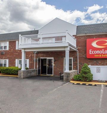 Econo Lodge Inn & Suites