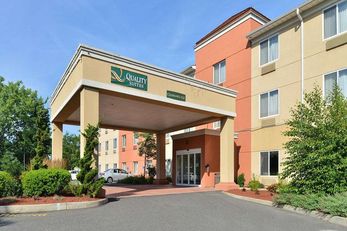 Quality Suites Stratford