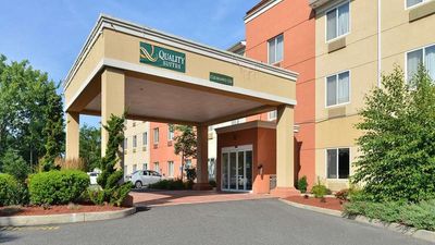 Quality Suites Stratford