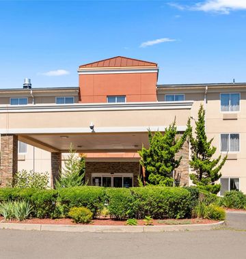 Quality Suites Stratford