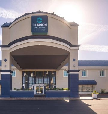 Clarion Inn & Suites Clearwater