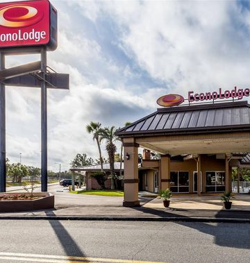 Econo Lodge North