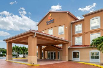Comfort Inn & Suites Airport