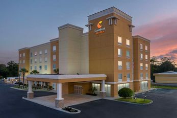 Comfort Suites