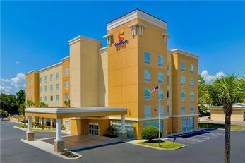 Comfort Suites