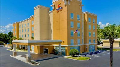 Comfort Suites