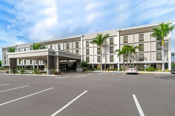 Comfort Inn & Suites