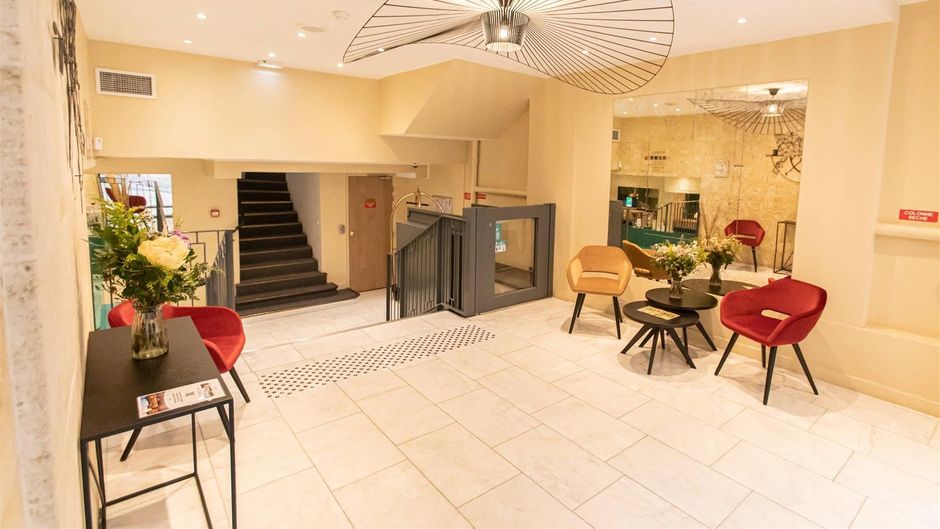 Quality Hotel Bordeaux City Centre Lobby