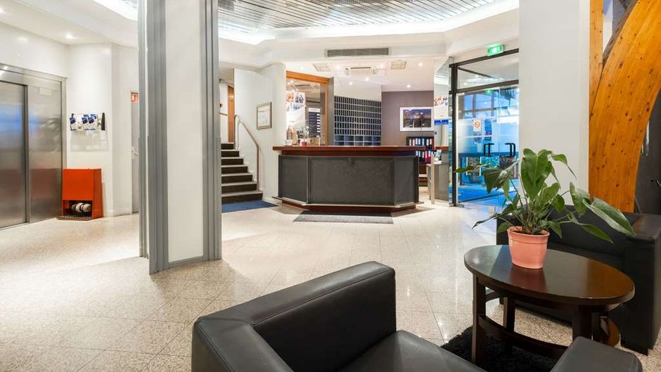 Comfort Hotel Lobby
