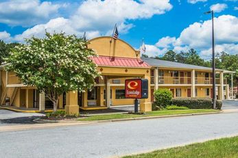 Econo Lodge Inn & Suites At Fort Benning