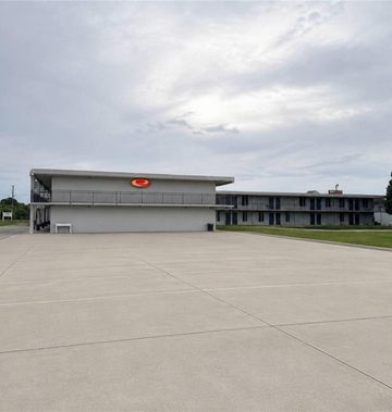 Econo Lodge Calhoun
