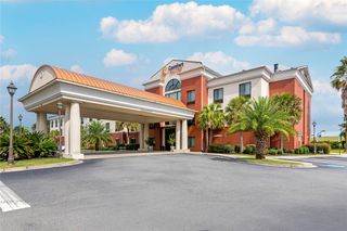 Comfort Suites