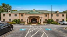 Econo Lodge Inn & Stes