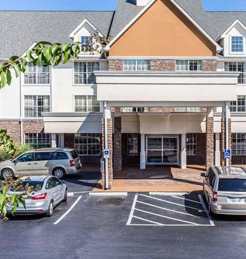 Comfort Inn & Suites Ballpark Area