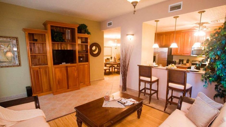 Clarion Suites Roatan at Pineapple Villa Suite